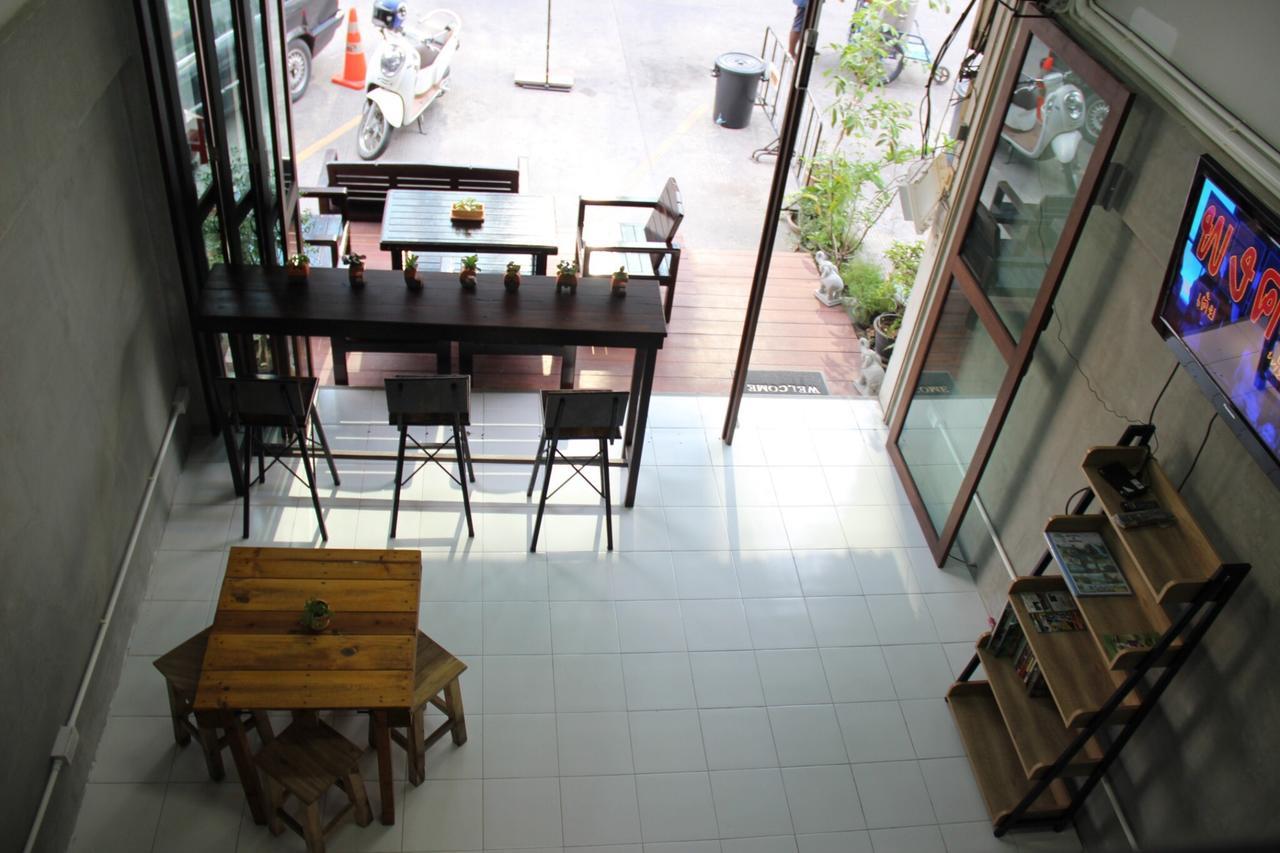 Bedtiny Hostel (Adults Only) Chiang Mai Extérieur photo